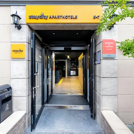 Staycity Aparthotels Paris Gare De L'Est-3